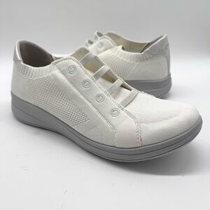 Bzees Golden Knit Slip On Sneaker White Sz 9.5